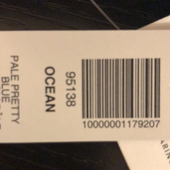 Aritzia - Ocean Mid Rise Baggy Jeans
Brand New
Size: 8/28w
Original price is $98 - Picture 5 of 5